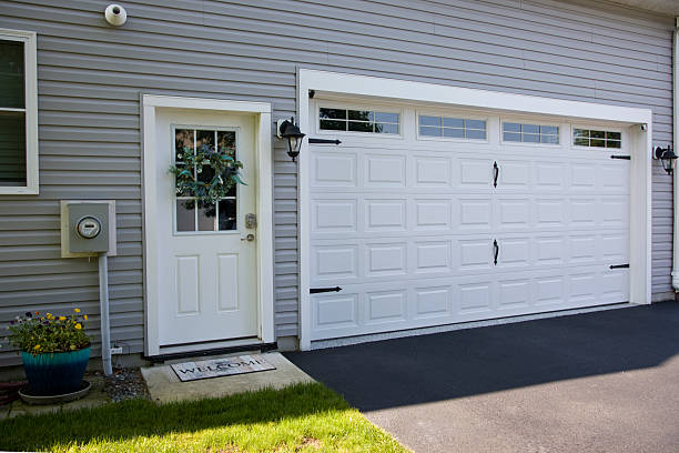 24/7 Emergency Garage Door Panel Replacement experts in Cleveland, WI